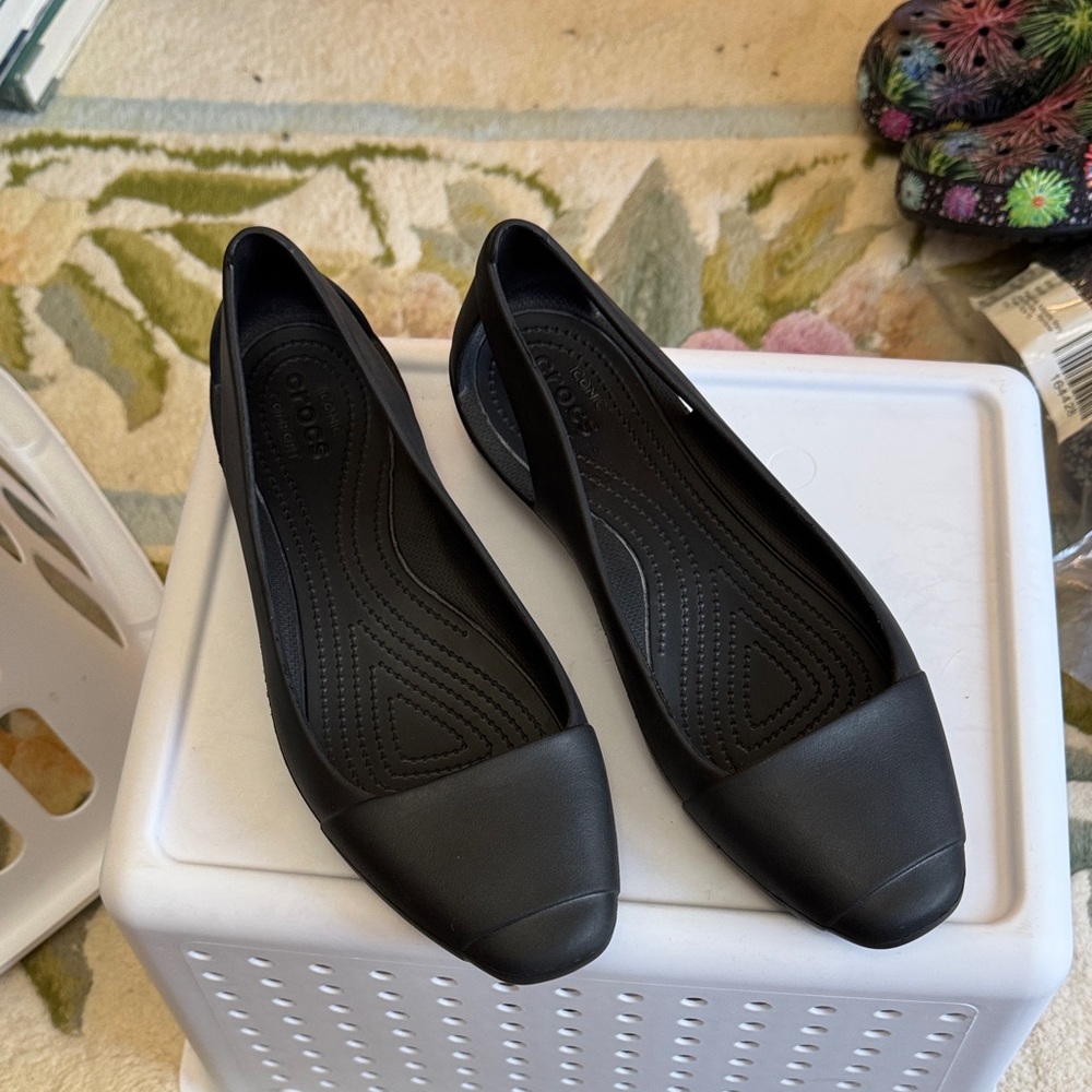 CROCS Women's Elegant Black Loafers 257